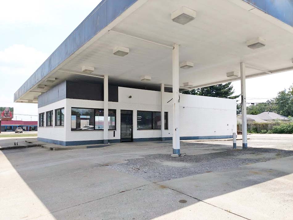 Retail, Gas Station, Convenience Store For Sale