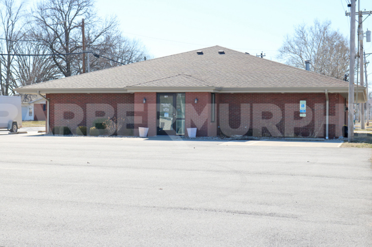 Exterior image of 2,800 SF Office Building in Highland, IL, Medical or General Office use