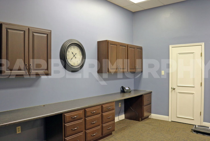 Interior image of 2,800 SF Office Building in Highland, IL, Medical or General Office use