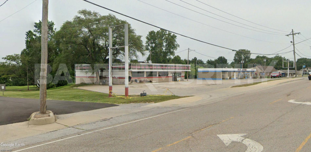 Exterior Image of former gas station on 0.67 acres for sale at  2411 Lebanon Ave., Shiloh, Illinois 62269