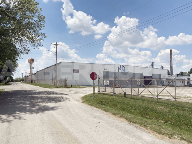 Exterior Image of Warehouse on Schram Ave in Hillsboro, Illinois