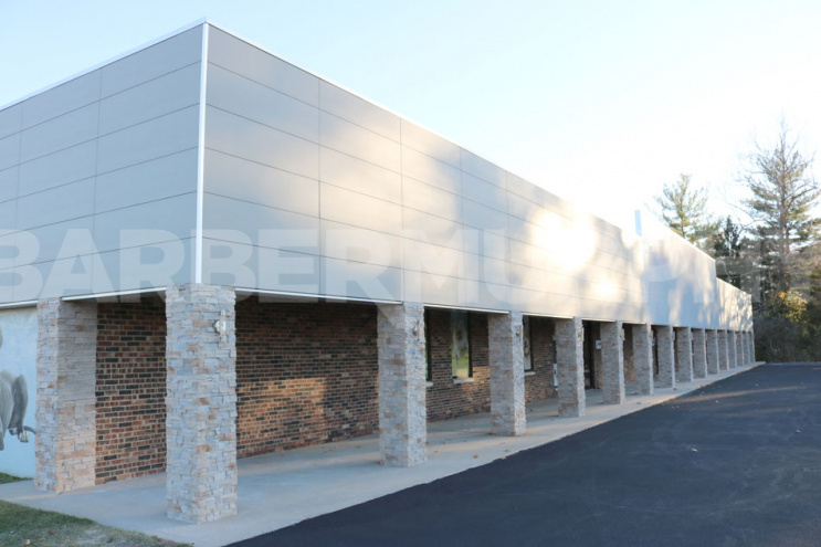 Exterior Image of Medical Building with Space for Lease