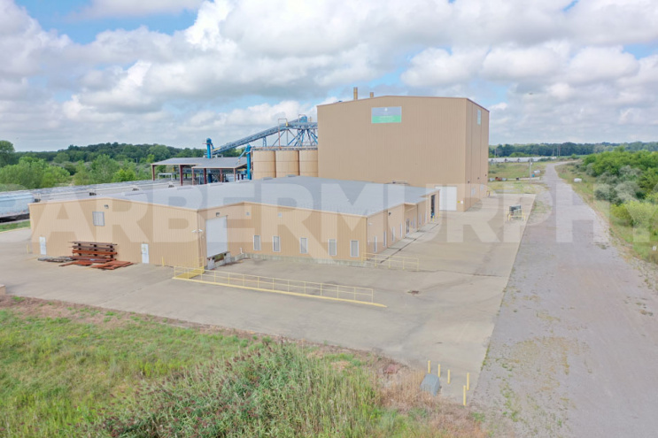 Image of 35,000 SF Rail Served Industrial Building for Lease