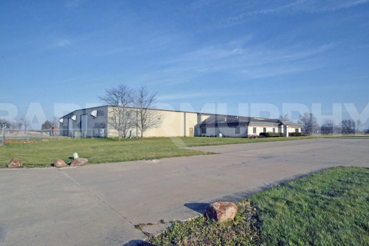 Exterior Image of 41,760 SF Warehouse at 7 Demma Drive, Le Roy, IL 