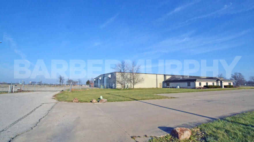 Exterior Image of 41,760 SF Warehouse at 7 Demma Drive, Le Roy, IL 