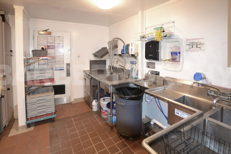 Interior Image of the kitchen at The Winery at Shale Lake