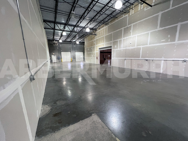 Interior photo of Office/warehouse for lease 