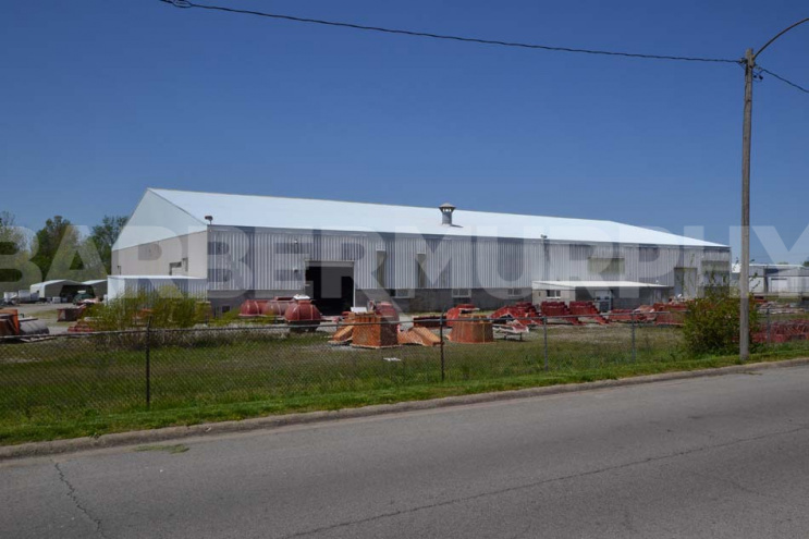 Industrial Manufacturing Facility: 450 East Illinois Street, Benton, IL 62812