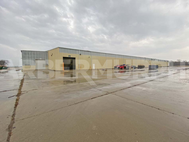Exterior of 124,500 SF Crane Served Warehouse on 13.32 Acres