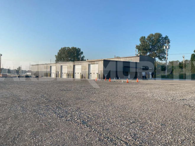 16,867 SF Office/Warehouse: 1087 State Route 3, Fairmont City, IL 62074