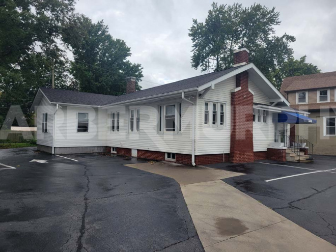 1,833 SF Office Building on west main street 