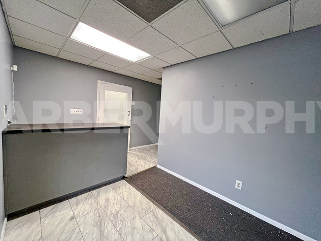 Suite 811-813 - Entrance