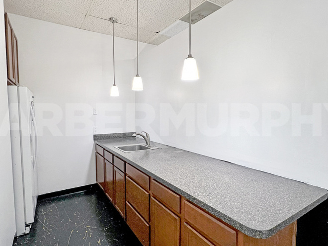 Suite 823 - Kitchenette