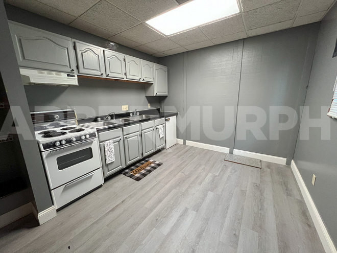 Suite 811 - 2,725 SF Space - Kitchen