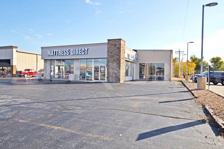 Exterior Image of Retail Building for Lease, IL Route 159, Fairview Heights, IL