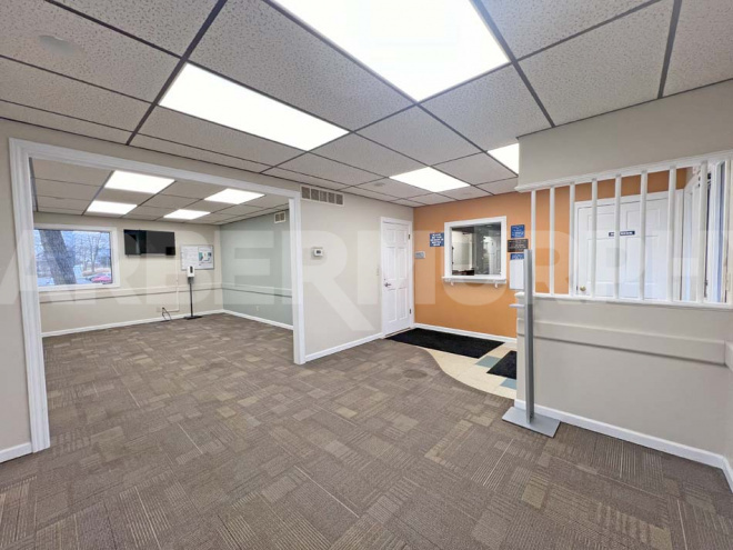 4,320 SF Medical Office Building in Copper Bend Centre for Sale : Reception /Waiting room
