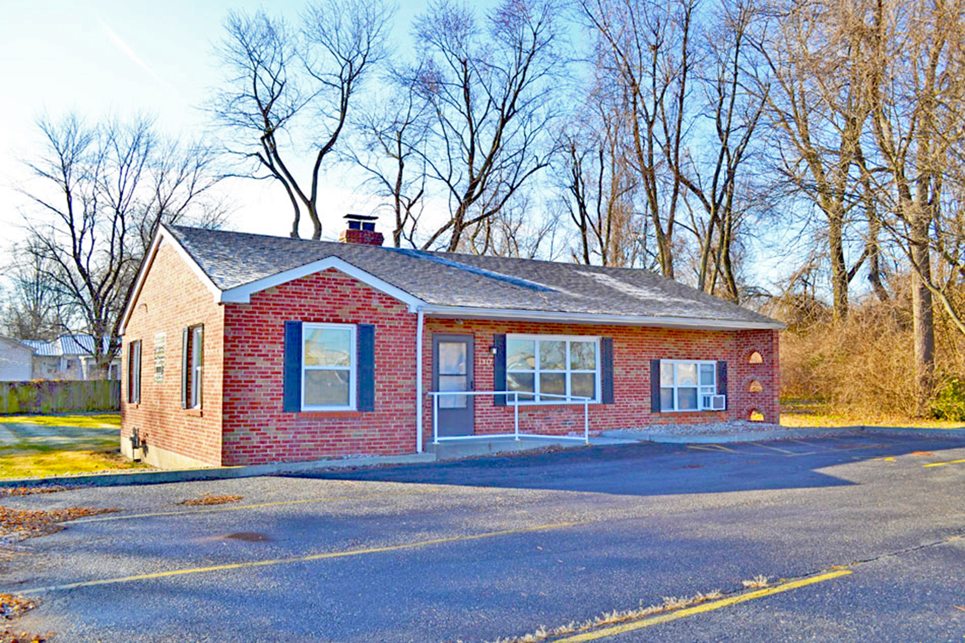 Office/Retail Building For Lease in O'Fallon, IL 62269