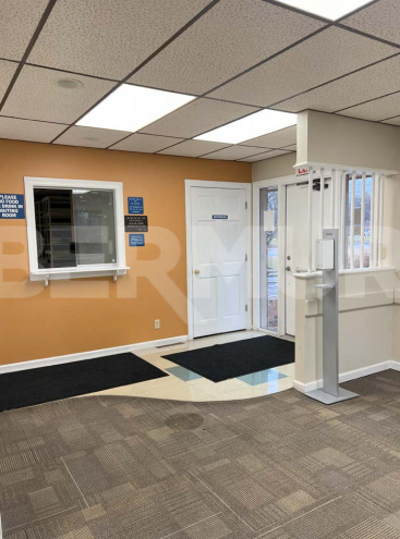 4,320 SF Medical Office Building in Copper Bend Centre for Sale : Reception /Waiting room