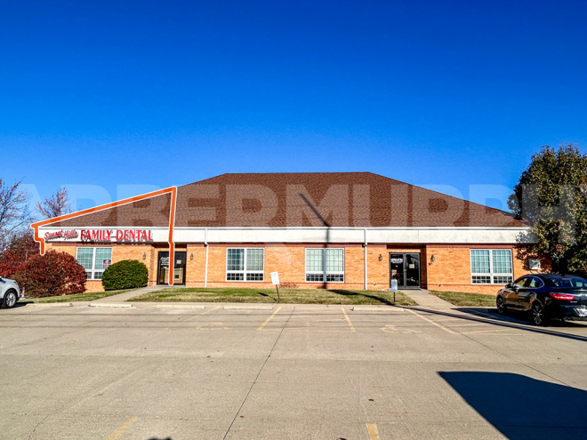 2 Club Centre, Edwardsville, IL 62025