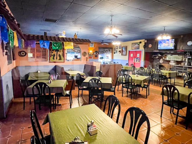 Dining Room at 400 S Illinois St, Belleville, IL 62220