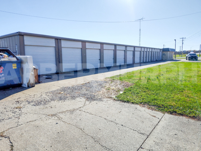 Exterior of 2021 S Pine St, Centralia, Illinois 62801