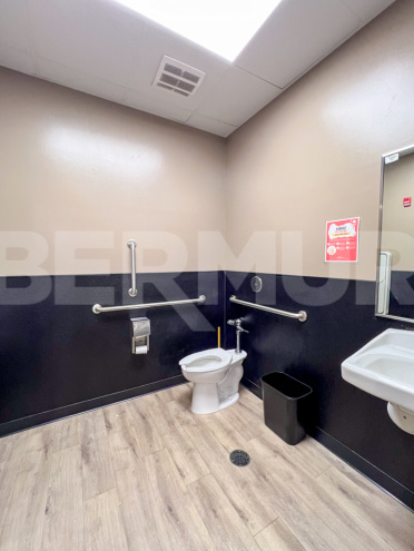 bathroon at 651 South Madison Street, Lebanon, IL 62254