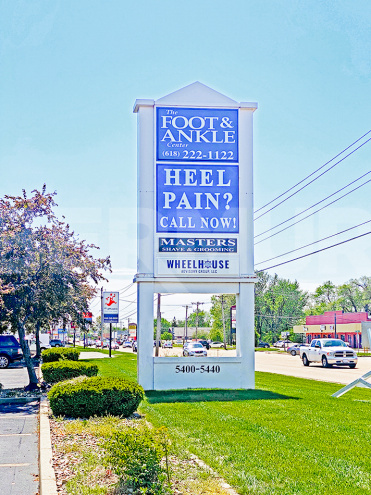 Monument Signage at 5400 N Illinois St, Fairview Heights, IL 62208