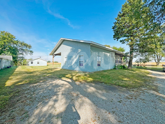 2 Unit Home - 3 Bed, 2 bath 