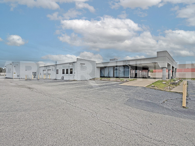 Rear (2) 10'x10' Overhead Doors