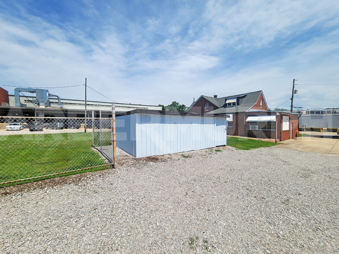 Detached Garage