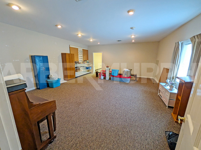 Commercial - meeting room