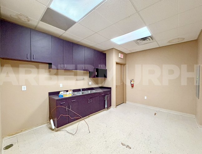 Suite B - Employee Lounge