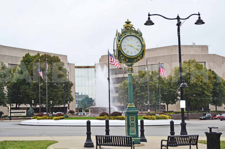 Exterior Image of the Square in Downtown Belleville