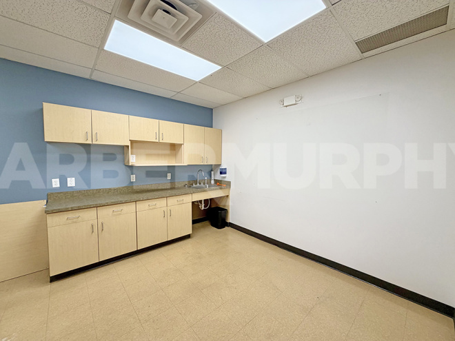 Suite 4 - Kitchenette