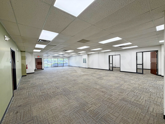 Suite 4 - Open Bullpen