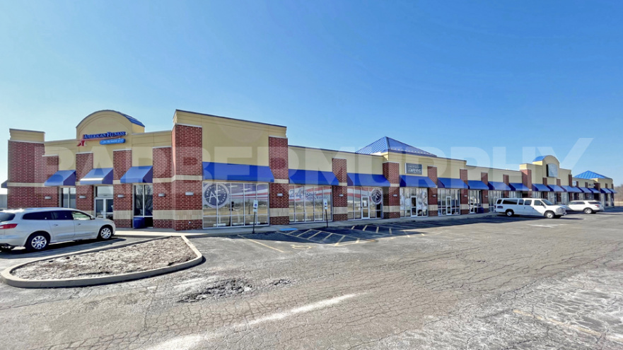 Exterior Image of Troy Shopping Center, Retail and Office Space for Lease